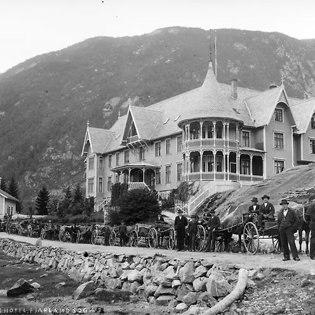 Hotel Mundal 3*