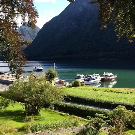 Отель Hotel Mundal Фьерланд