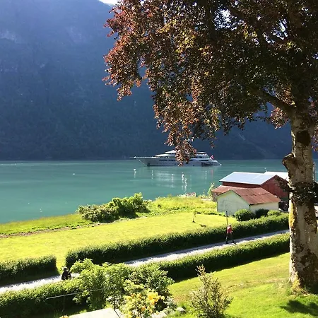 Отель Hotel Mundal Фьерланд